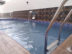 KOLAM J BESERTA TEMBOK